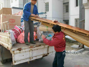一站式專業(yè)搬家服務(wù) 家具拆裝、空調(diào)移機與多樣化車型選擇